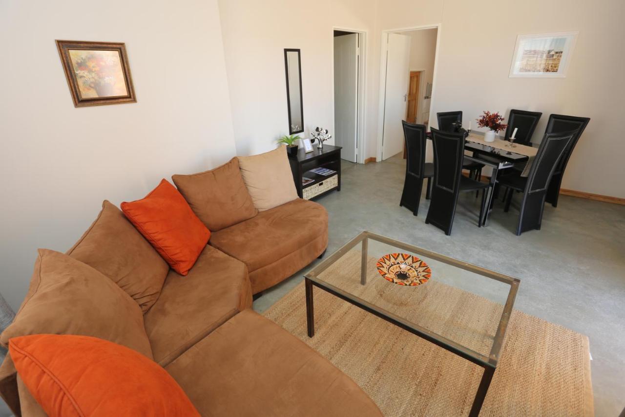 Orange House Self Catering Apartment Aus Bagian luar foto