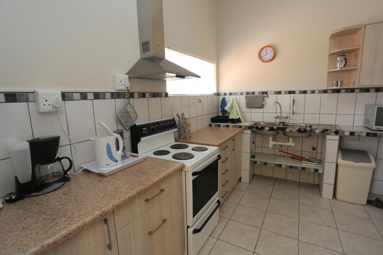 Orange House Self Catering Apartment Aus Bagian luar foto