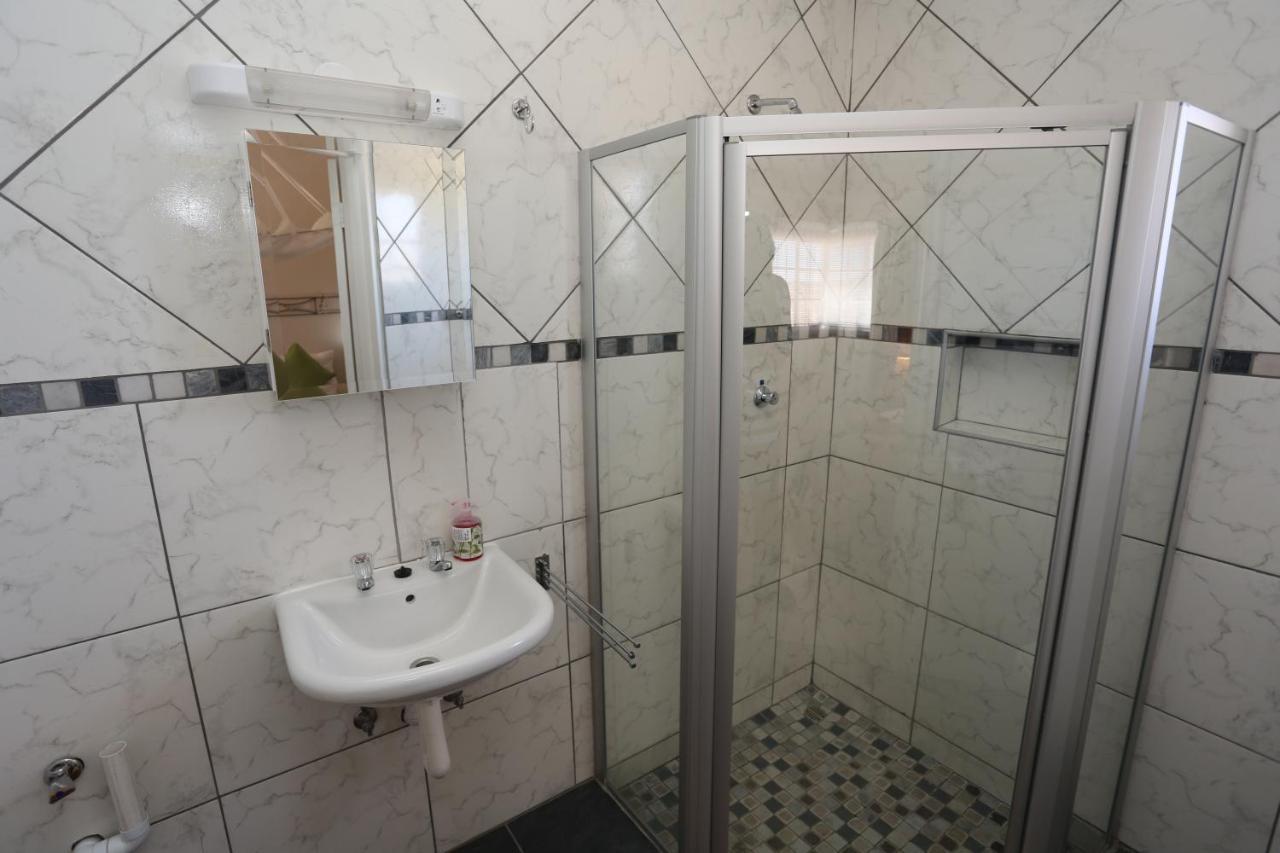 Orange House Self Catering Apartment Aus Bagian luar foto